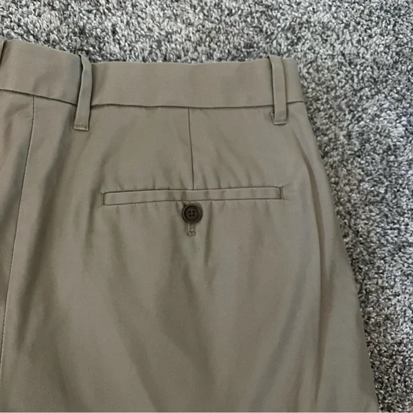 Gap Tailored Khakis - Picture 6 of 6